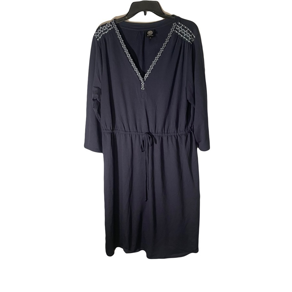 Bobeau Dress Navy and Light Blue Patterned around v-neck & shoulder size 1X